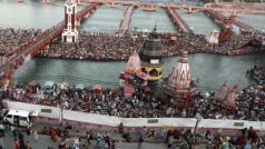 Slavnost Kumbh mela v Haridwaru