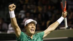 Tomáš Berdych se raduje z postupu do finále