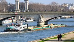 Řeka Seina v Paříži