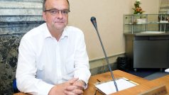 Ministr financí Miroslav Kalousek před začátkem jednání vlády