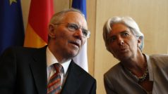 Německý ministr financí Wolfgang Schauble a francouzská ministryně financí Christine Lagarde