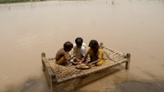 Pákistán ničí nebývalé záplavy