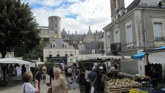 V době natáčení reportáže Zblízka byl v Saint Aignan zrovna trh