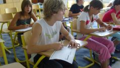 Školáci v Sadské se učí angličtinu i o prázdninách