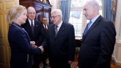 H. Clintonová vítá M. Abbáse a B. Netanjahua
