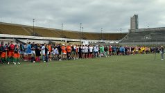 25 mužstev Sue Ryder Charity Cupu ve fotbale