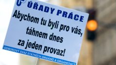 Hromadná demonstrace odborářů v Praze