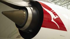 Airbus A380 - motor v barvách společnosti Qantas