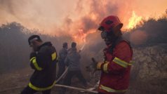Izrael bojuje s nejhorším požárem ve své historii