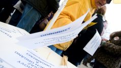 Demonstrace nespokojených státních zaměstnanců na Palackého náměstí v Praze (8. prosince 2010)