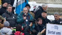 Demonstrace nespokojených státních zaměstnanců na Palackého náměstí v Praze (8. prosince 2010)