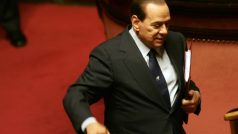 Italský premiér Silvio Berlusconi ustál v parlamentu hlasování o důvěře vlády