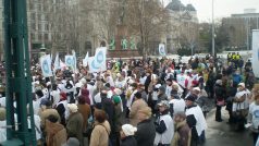 demonstrace odborů v centru Budapešti