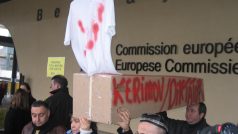 z happeningu proti návštěvě uzbeckého prezidenta Karimova v Bruselu