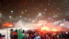 Lyžování - Slalom Světového poháru ve Schladmingu - bengálské ohně i husté sněžení