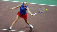 Petra Kvitová při vítězném fedcupovém utkání se Slovenkou Dominikou Cibulkovou