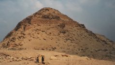 Abúsír - Neferirkarevova pyramida, kterou objevili čeští egyptologové