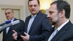 Vláda jednala o zvýšení DPH, Karel Schwarzenberg, Petr Nečas, Radek John