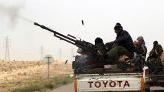 Libyjské vládní jednotky začaly bombardovat Benghází