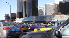 Dopravní zácpy jsou v Pekingu běžným jevem