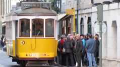 Lisabonské tramvaje využívají turisté i místní