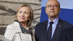 Libye západ peníze Clintonová Juppe