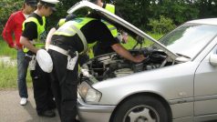 Policejní kontrola - důkladná kontrola technického stavu vozu