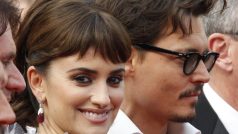 Penélope Cruz a Johnny Depp na festivalu v Cannes