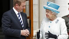 Britská královna Alžběta II. a irský premiér Enda Kenny