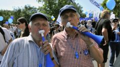 Odboráři se sešli na demonstraci proti vládním reformám.