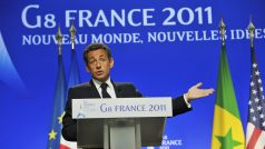 Francouzský prezident a hostitel Nicolas Sarkozy uzavřel summit G8.