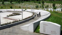 Památník Srebrenica-Potočari. Důstojná vzpomínka na zavražděné bosenské Muslimy