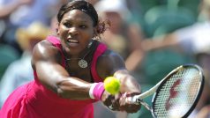 Serena Williamsová ve vítězném utkání 1. kola v Eastbourne