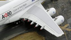 Poškozený Airbus A380 na letišti Le Bourget