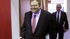 Řecký ministr financí Evangelos Venizelos přichází na jednání ECOFINu v Lucemburku