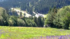 Na rakouské straně Smrčiny je vyhledavané lyžařské středisko