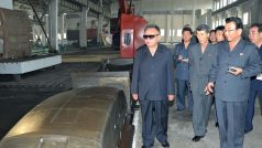 Severní Korea, KLDR. Kim Čong-il (zcela vlevo)
