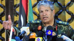 Vrchní velitel libyjských povstalců Abdal Fatáh Júnis byl zavražděn.