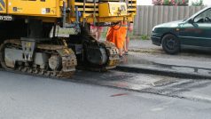 Opravy silnice ve Všebořické ulici začaly