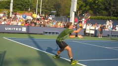 Vasek Pospisil na US Open, kde mimo jiné vyhrál nad Lukášem Rosolem