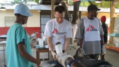 Jan Trachta v rámci humanitární pomoci organizace Lékaři bez hranic na Haiti