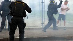 Střety demonstrantů s policií ve Varnsdorfu