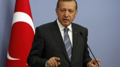 Turecký premiér Recep Tajjip Erdogan zahajuje návštěvu Egypta