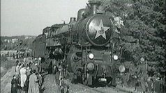 &quot;Vlak svobody&quot; na archivním snímku z roku 1951