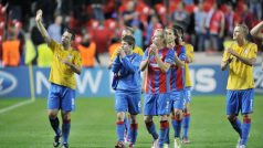 Hráči Viktorie Plzeň děkují fanouškům po zápase s BATE Borisov