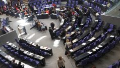 Poslanci Bundestagu odhlasovali navýšení Evropského fondu finanční stability
