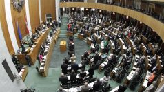 Rakouský parlament schválil nová pravidla finančního záchranného fondu