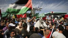 Palestinci oslavují návrat stovek vězňů