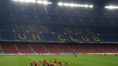 Plzeňští fotbalisté si na Camp Nou vyzkoušeli, jak je lidský tvor maličký