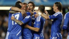 Fotbalisté Chelsea slaví vítězství 5:0 nad Genkem v Lize mistrů